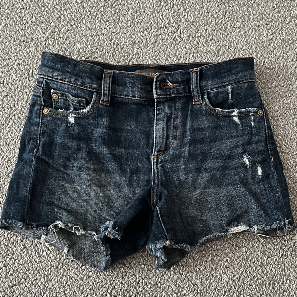 DL 1961 kids size 10 Lucy denim shorts. Excellent used condition.